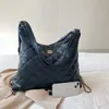 Liquidation de sac à main en gros sac en cuir souple petit parfum pour femme 2023 automne et hiver Lingge nouveau Hippie aisselle Simple mode une épaule Double sac à dos