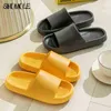 Plataforma grossa banheiro casa chinelos femininos moda sola sola eva slides internos sandálias 2022 Summer Antislip Flip Flip J220716