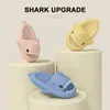 Nouveau amélioré 4 cm enfants requin diapositives mignon salle de bain intérieure pantoufles antidérapantes super doux et confortable maison pantoufles antiodor J220716