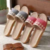 Kvinnliga män blockerar linne inomhus och utomhushem trägolvplattor Anti Summer Four Seasons Linen Open Toe Straw Slippers J220716