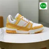 2023 Top heren casual schoenen Logo Embossed Trainer Sneaker zwart groen geel denim hemelsblauw triple wit roze grijs rood denim luxe heren dames designer sneakers