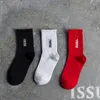 3 pary czystej bawełny skarpetki o długości środkowej części Red Men and Women Pin European American Letters Skate Sock9gay