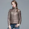 Parkas de plumón para mujer, Parka para mujer, chaqueta fina ultraligera para otoño e invierno, abrigo corto ajustado con capucha, abrigo de pato blanco cálido, prendas de vestir exteriores 221118