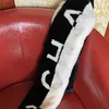 2022 New Wool Highend Fashion دافئ مريلة ملونة مختلطة حرف Woolly Scarf7066988