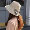 BERETS KVINNS SOMMER SUNSCREEN Big Hat Vacation Sunshade Beach Breim Hink Bow Hatts For Women Bone Feminino