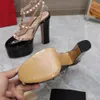 Plate-forme Escarpins Chaussures Talons hauts Sandales Chaussures habillées pour femmes Slingback Chaussures d'usine Boucle en métal Bracelet orné Cuir verni Designers de luxe Soirée 155mm