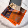 Flor de impresión de cuadrícula de diseñador imitando la diadema de la bufanda de seda para mujeres bufandas de mango largo de mango largo París Cabeza de cabecera Cabeza de cinta 70x70cm 1 Colores