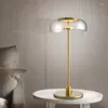 Lámparas de mesa Moderna Moda LED Vidrio Nórdico Hierro Dormitorio Cálido Mesita de noche Estudio americano Escritorio Iluminación para el hogar Accesorios de iluminación