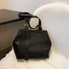 Sacs de soirée Weave PU Cuir Big Bandoulière pour femmes 2022 Tendance Luxe Mode Épaule Sac à main et sacs à main Jaune Blanc