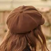 レディースデザイナーベレットファッションソリッドカラーデザイナードームベレー帽キャップレディアウトドアトラベル秋の風の防風ボンネットハット