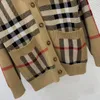 Kadın Sweaters Designer 2022 Yeni Sonbahar Kış Milan Pist V Boyun Uzun Kollu Baskı Yüksek Son Jacquard Hardigan Tasarımcı Tops 1120-16 3irb
