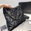 22P Womens Nylock Bicolore Quilted Shopping 22 Bolsas con monedero Metal dorado Hardware Matelasse Bolsos de hombro Equipaje de gran capacidad 35x21cm