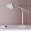 Tafellampen Noordse LED -kristallen lamp Volledig spectrum Desk Deco Acryl Iron Dining Room