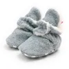 Zapatos de algodón cálidos para niños pequeños de otoño e invierno, suelas suaves, cómodos para niños pequeños de 0 a 18 meses, informales de felpa para bebés y niñas