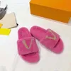 شريحة شريحة فاخرة نساء الصوف صندل امرأة شببر أحذية شريحة Slides Sandal Designer أزياء الراحة الدافئة Slippers الخريف الحجم 35-42 08