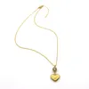 Kvinnor A Peach Heart Necklace Designer smycken Enkel borrhalsband Guld/Silvely/Rose Gold Complete Märke som bröllop julklapp