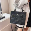 2023 New H-button Class High Capacity Fashion Commuter Embossed Crocodile One Shoulder Handheld Tote Design Bag Cheap Retail Wholesale