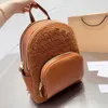 Nouveau Designer Sac à dos schoolBags Femmes hiver sac à main en peluche sac à main Haute Capacité Sacs à main de voyage occasionnels Bagages de luxe Messenger cartables 221111