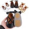 Erste Wanderer geborene Babyschuhe Mode Simplicity Casual Infant Girls Leder Anti-Rutsch Falt Rubber Sohle Kleinkind