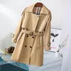 Pelle da donna Autunno Inverno Classici della moda da donna Cappotto in vera giacca a vento con cintura Giacca da donna in montone Trench color albicocca