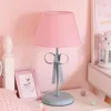 Lâmpadas de mesa Nordic Ins Ins Pink Girl Lâmpada de ferro forjado Princess Children's Decoration Decoration Desk Light Bedroom Bedside Study Reading