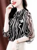 Frauen Blusen 4XL Frauen Sommer Frühling Shirts Dame Mode Lässig Halbe Hülse Oansatz Kragen Schwarz Druck Blusas Tops MM2094