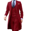 Abiti da uomo Blazer Cappotto lungo Design Abito da uomo bordeaux Gentle mens Tuxedo Prom Blazer Imposta Custom 3 pezzi Abiti da sposo da sposa Risvolto con visiera 221121