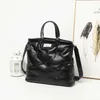 Negozi Borse di design all'ingrosso Prezzi bassi Borsa portatile in pelle con cuscino Magila New Winter Soft Women's Luxury