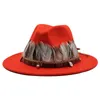Boina sombrero para mujer clásico fieltro de lana de lujo para hombre ala Fedora señora Panamá Vintage boda Jazz Top pluma adorno