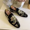Dress Shoes Loafers Men Fashion Black Imitation Suede Gold Embroidery Flower Business Casual Sapatos Para Hombre 221119