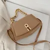 中革のクロスボディバッグショルダー女性ストラップバッグアームピットトレンドハンドバッグsac de luxe femmeスクエアシェイプバッグ