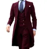 Abiti da uomo Blazer Cappotto lungo Design Abito da uomo bordeaux Gentle mens Tuxedo Prom Blazer Imposta Custom 3 pezzi Abiti da sposo da sposa Risvolto con visiera 221121