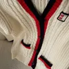 女性用セーターデザイナーウィンターウールセーターレディンニットカーディガンミューセーター女性ニットウェアルーズ特大カシミアコート刺繍