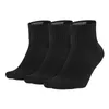 Мужские носки мужские носки женщины высококачественные хлопковые классические буквы лодыжки, дышащие черно-белые футбольные баскетбольные спортивные носки оптом dfgdfg
