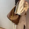 متاجر المصانع هي 95 ٪ من مبيعات التخليص Lingge Chain Bags Women 2023 New Fashion متعدد الاستخدامات الخريف والملمس الشتوي الملمس