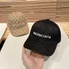 볼 캡 커플 가을과 겨울 디자이너 볼 캡 패션 편지 자수 자수 Casquette 집 야외 스포츠 여행 선샤이드 모자