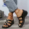 Ciabatte da donna con tacco alto Sandali con fondo spesso Scarpe casual da donna Estate per il tempo libero Sandali neri Scarpe da donna Pantofole con zeppa J220716