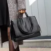 Sacs de soirée NIGEDU Marque design femmes sac à main de luxe Sacs à main en cuir simples Chaîne Femmes sac à bandoulière noir grand bolsas 221119