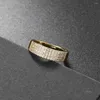 Pierścienie klastrowe Zwięzły pierścień damski Trendy cyrkonia złoty kolor Kolor Kryształowy Palec Akcesoria biżuterii 2022 Dostawcy kropli R746