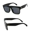 Kim Kardashian Femme Vintage Square Sun Sun Shades Black Numes Retro Sunglass Luxury Designer Sunner Sunglasses G2205069594658