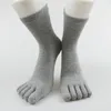 Мужские носки мужчины хлопок чистого цвета поглощение пота. Спортивный спортивный дезодорант дышащий стиль пять пальцев пять