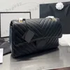 CC Brand Bolsos de hombro Top Caviar Bolsos acolchados en V con doble solapa para mujer Bolso de diseñador de piel de becerro francés Clásico Matelasse Monedero con cadena de metal vintage