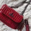 Вечерние сумки Vivi дизайнерские сумки для плеча королевы сумки модные крокодиловые рисунки перекрестная сумка для флип -сумки Lady Black Messenger Mini Clutch 221229