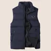 Gilet da uomo Gilet firmato grande triangolo design selezionato Tessuto lussuoso e confortevole morbido cappotto invernale da uomo resistente all'usura HII0