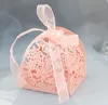 Favor Holders Laser Cut Hollow Candy Boxes Presentväskor Box med Ribbon Wedding Party Supplies