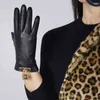 Guantes de pantalla táctil de piel de oveja con cierre de Metal de lujo para mujer, guantes de invierno cálidos con forro de terciopelo, guantes de cuero genuino, guante negro para mujer