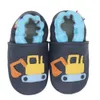 Första Walkers Carozoo Born Baby Shoes Girls Slippers Soft Cow Leather Sandals för pojkar First Walkers Sneakers Sock 221122