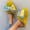 Slippels Women Fashion Print Bow Hairy Slippers Baotou vaste platte katoenen slippers indoor slaapkamer antislip warme pluche schoenen J220716