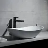 Ensemble d'accessoires de bain Bassin inter-plateforme Table minimaliste moderne Lavage ovale Lavabo en céramique Art Pool