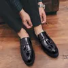 Scarpe eleganti Moda di marca Mocassini brogue dorati Piattaforma da uomo Festa di nozze in pelle Slip-on Casual 2022